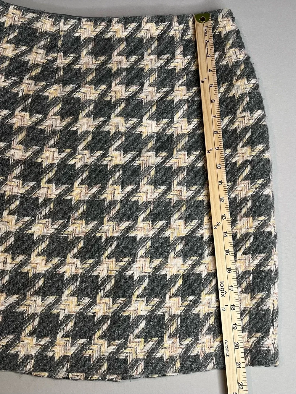 Jaclyn Smith Black and Cream Houndstooth Pencil Skirt